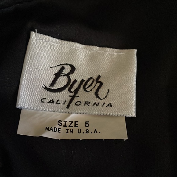 Byer California Brand.  Size 5.  Plaid pattern. Maroon, black, gray - Picture 7 of 11